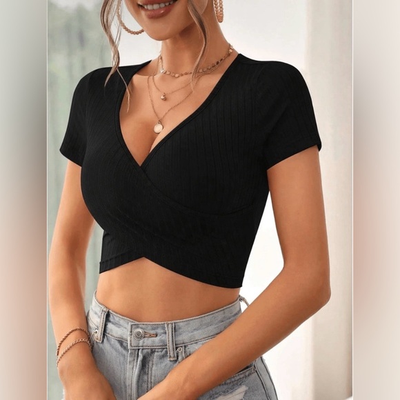 Halara Ribbed Elegant Black V-Neck Wrap Top NWT - Picture 5 of 6